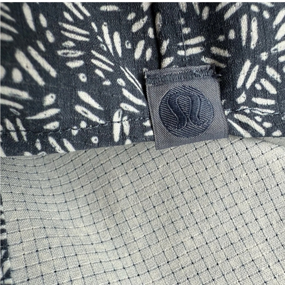 Lululemon Athletica Airing Easy Navy and White Button Up Shirt w/WovenAir fabric - Picture 5 of 6